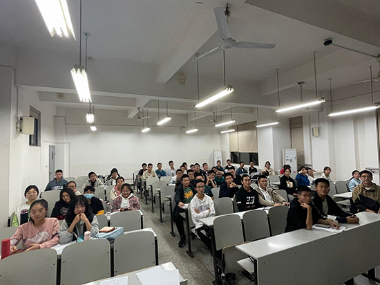 湖南大学：物电院新生团辅活动