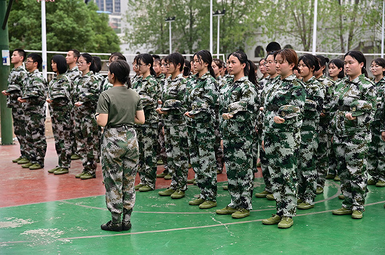 南华大学：军训进行时！这是青春最好的模样！