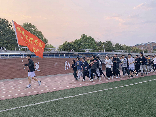 湖南交通职业技术学院：歌颂祖国大好河山