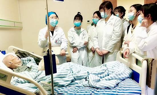 【学党史 铭初心】红色故事暖医心 九旬老党员为附二院医护人员讲党课