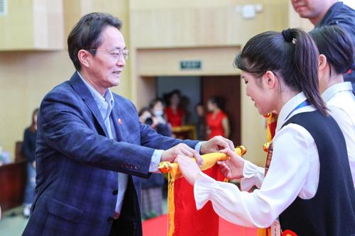湖南省第26届普通高校大学生英语演讲比赛在湖南工程学院举行