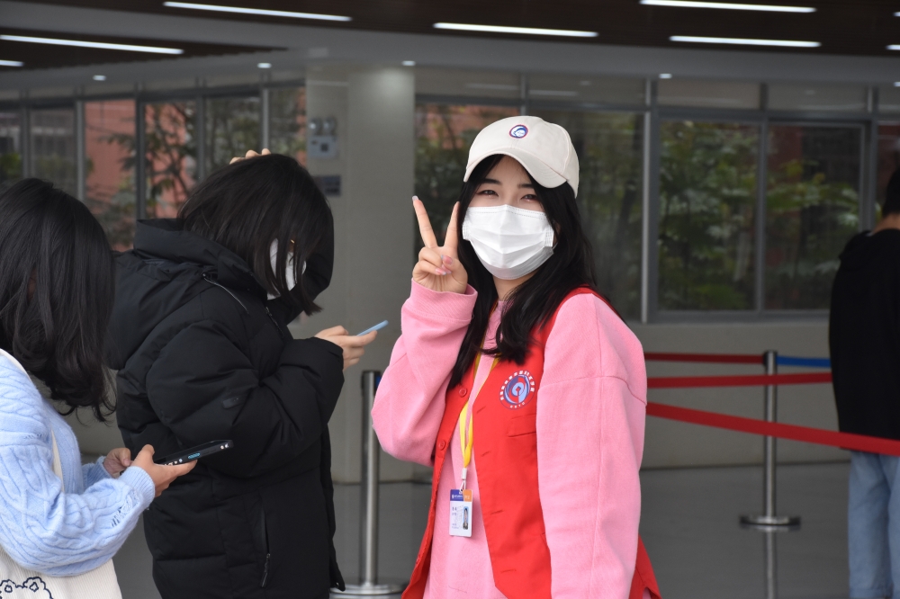  长沙商贸旅游职业技术学院：嘿！商贸人你戴口罩的样子很美